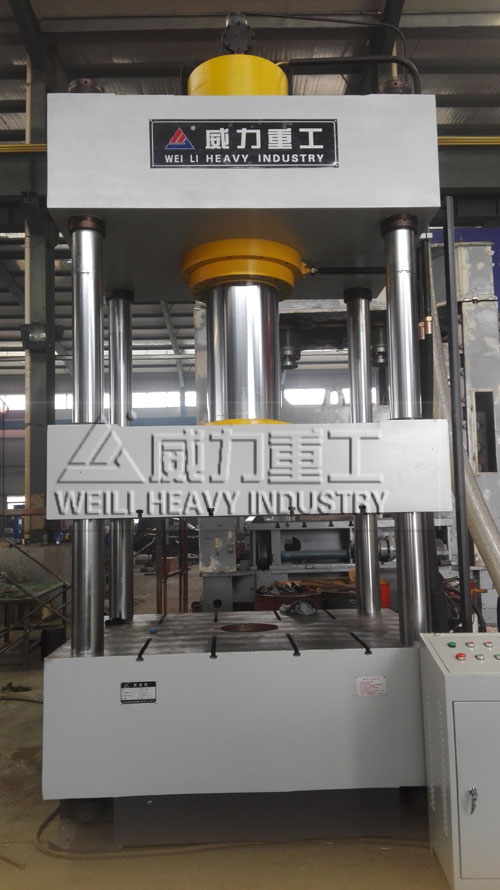 500噸四柱液壓機(jī)主機(jī)圖