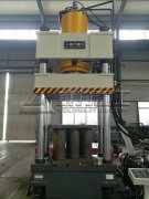 汽車內(nèi)飾模壓液壓機(jī)活塞桿滲油什么原因？