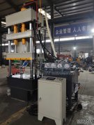 做汽車(chē)零部件拉伸工藝建議使用四柱拉伸液壓機(jī)